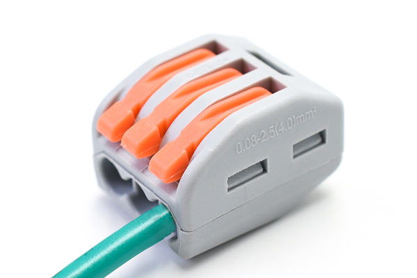 Enhancing Home Lighting Circuit Wiring with Terminal Blocks